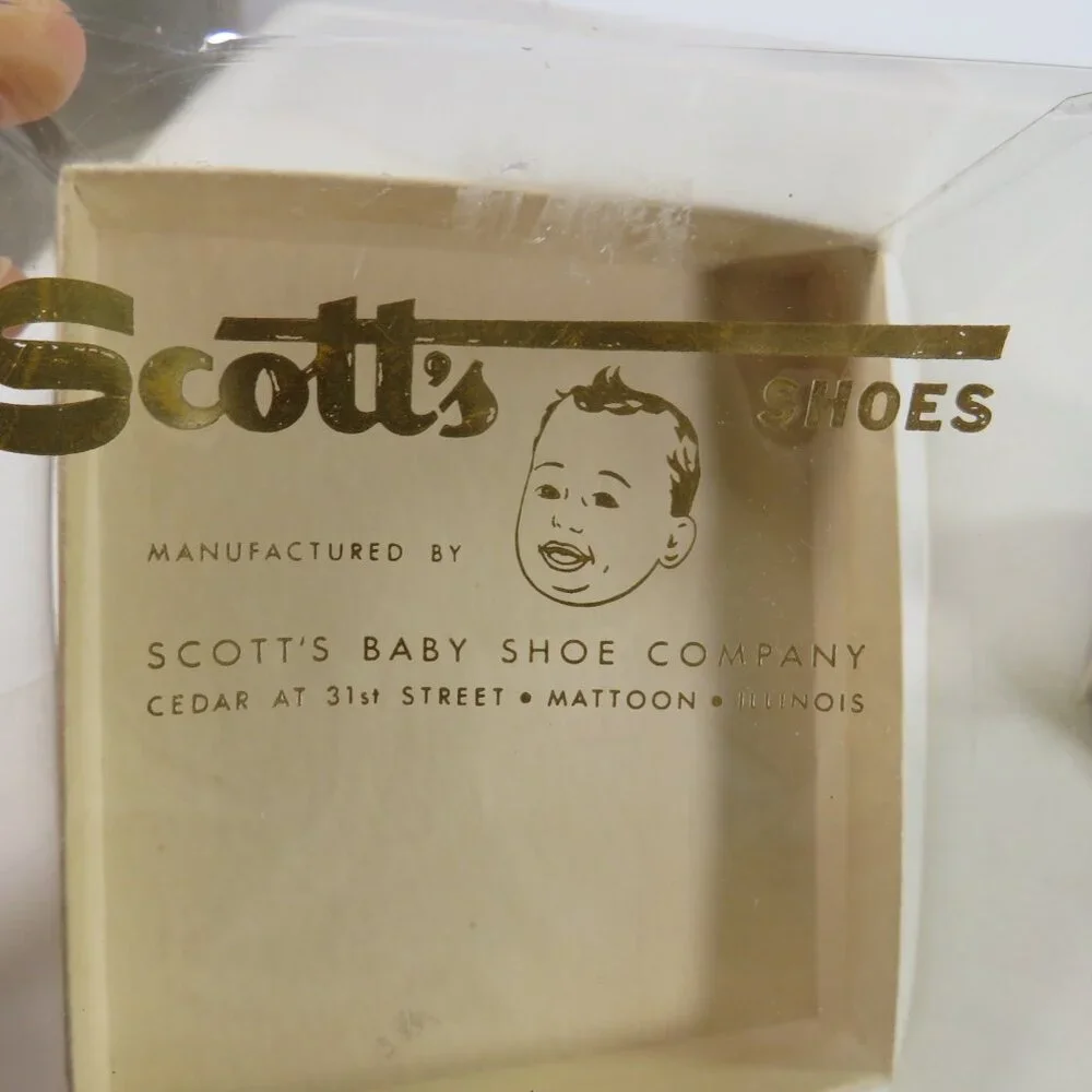 Baby Vintage White Leather Baby Shoes Scott's Shoes size 13W with original box